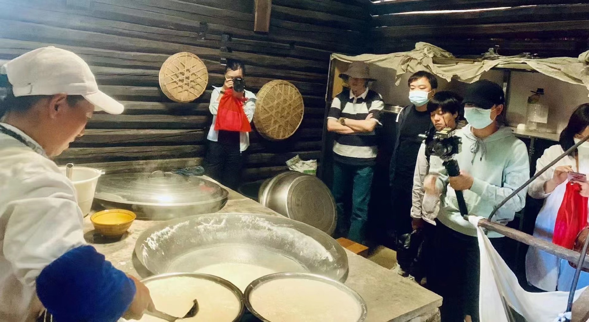 東巴送福+石磨豆花